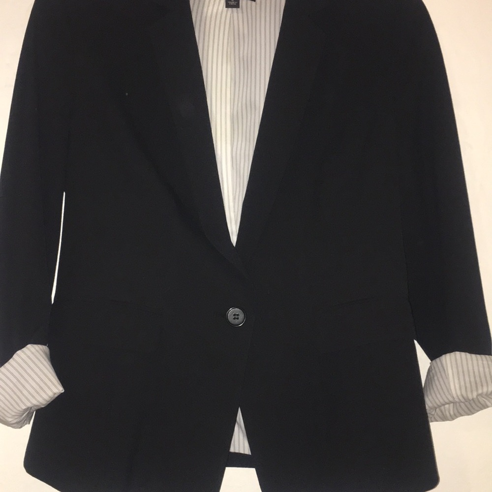 Ann Taylor blazer with pockets!